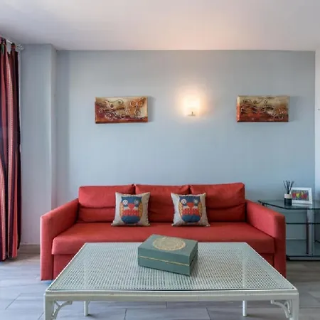 Avenida Carlota Alessandri 282 Apartment *
