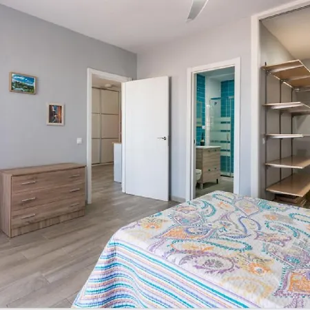 Avenida Carlota Alessandri 282 Apartment